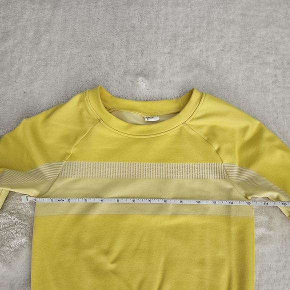 NEW Fabletics Yellow Seamless Cropped Top Size XS Activewear Colorblock Athletic - Picture 5 of 8